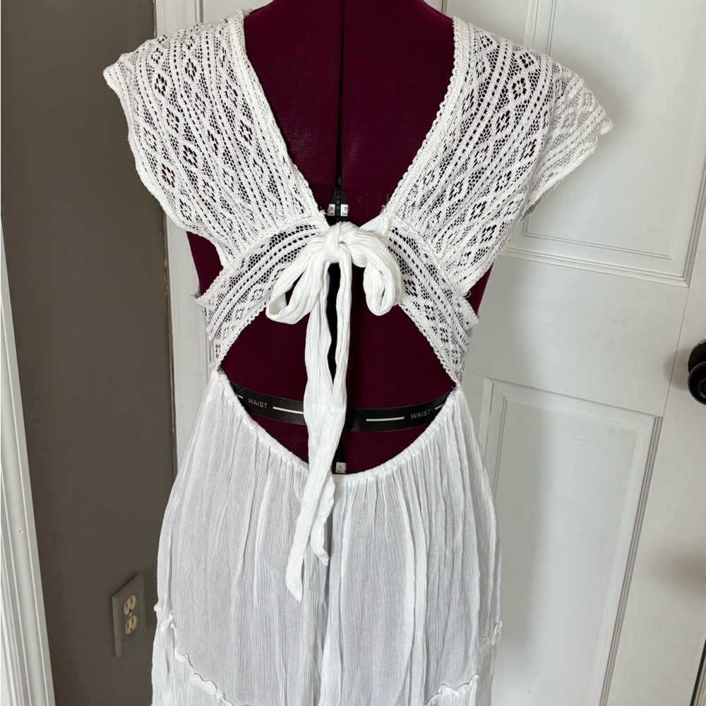 Gauzy Lace Cap Sleeve Open Back Coverup Dress M NWOT